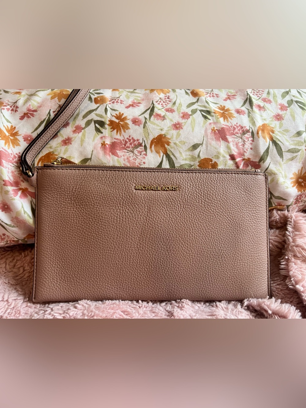 Michael Kors Dusty Rose Pebbled Leather Large Wristlet/Wallet | GUC | Fits Phone - Picture 2 of 14